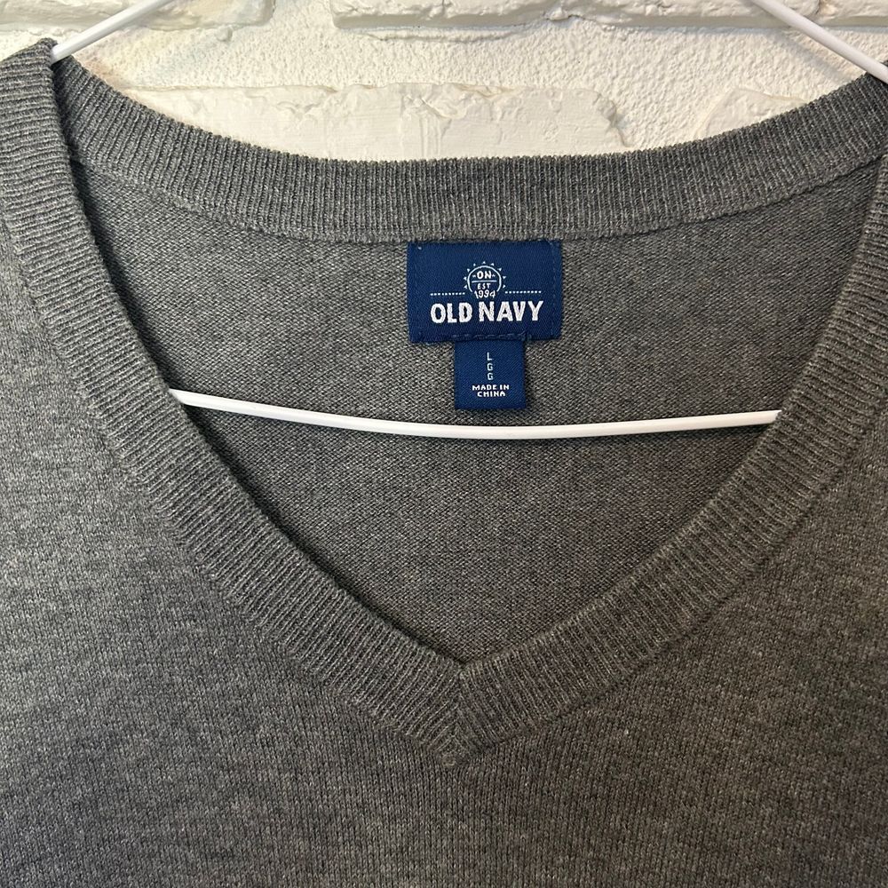 Old Navy Pullover V-neck Charcoal Gray Sweater - Picture 3 of 5
